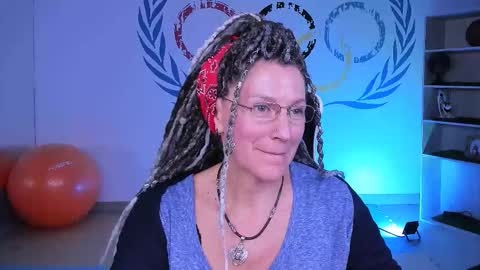 Frida Tander online show from September 29, 1:27 pm