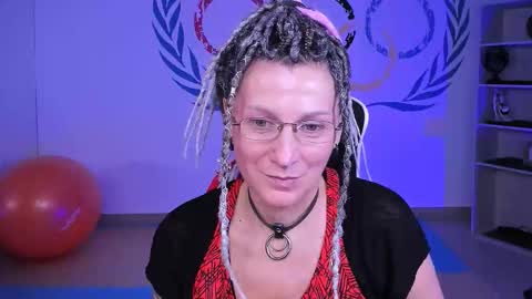 Frida Tander online show from September 30, 1:05 pm