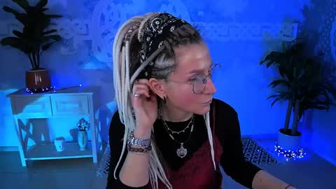 Frida Tander online show from April 7, 5:19 am