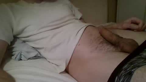 Snapshot of friendly_frank_18 chatting on December 26, 9:04 pm friendly_frank_18 online show from December 26, 9:04 pm