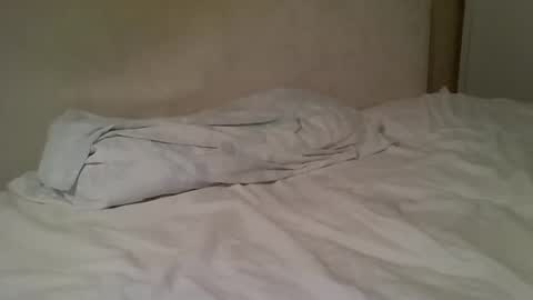 Snapshot of friendly_frank_18 chatting on February 16, 3:59 pm friendly_frank_18 online show from February 16, 3:59 pm