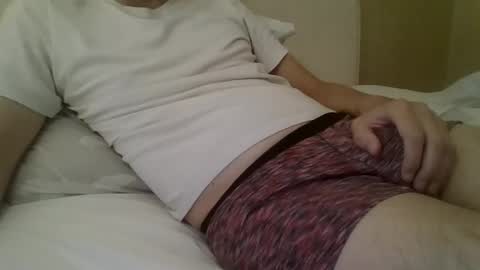 Snapshot of friendly_frank_18 chatting on October 5, 2:15 pm friendly_frank_18 online show from October 5, 2:15 pm