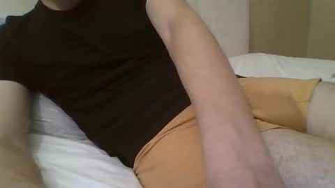 Snapshot of friendly_frank_18 chatting on October 20, 9:26 pm friendly_frank_18 online show from October 20, 9:26 pm