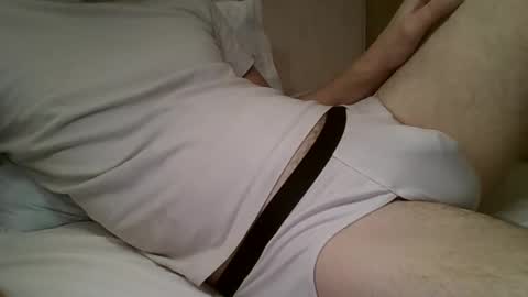 Snapshot of friendly_frank_18 chatting on November 8, 4:51 pm friendly_frank_18 online show from November 8, 4:51 pm