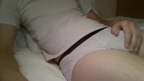 Snapshot of friendly_frank_18 chatting on November 9, 1:20 pm friendly_frank_18 online show from November 9, 1:20 pm