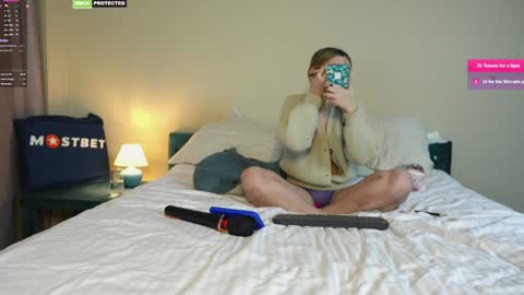 Snapshot of friendsurdreams chatting on December 21, 9:04 pm friendsurdreams online show from December 21, 9:04 pm