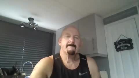 Snapshot of friskyneedsum chatting on February 11, 2:24 pm bob online show from February 11, 2:24 pm