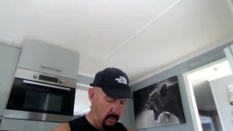 Snapshot of friskyneedsum chatting on November 4, 12:04 pm bob online show from November 4, 12:04 pm