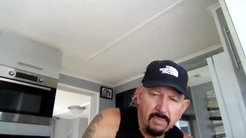 Snapshot of friskyneedsum chatting on November 19, 1:22 pm bob online show from November 19, 1:22 pm