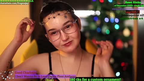 Snapshot of frogessjay chatting on December 27, 12:50 am Jaywise Frogfoot online show from December 27, 12:50 am