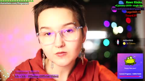 Snapshot of frogessjay chatting on January 3, 11:01 pm Jaywise Frogfoot online show from January 3, 11:01 pm