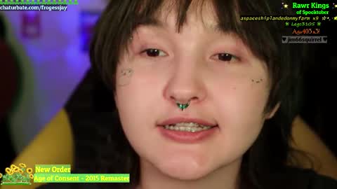 Snapshot of frogessjay chatting on October 28, 2:48 am Jaywise Frogfoot online show from October 28, 2:48 am