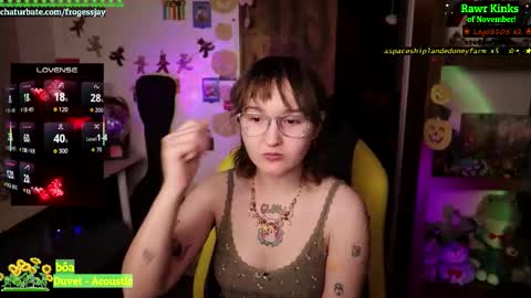 Snapshot of frogessjay chatting on November 18, 5:17 pm Jaywise Frogfoot online show from November 18, 5:17 pm