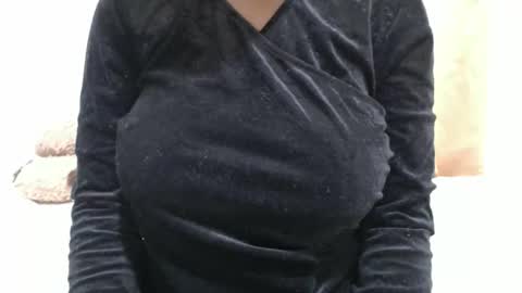 fruity28 online show from December 19, 6:42 am