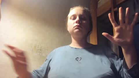 Snapshot of frumcake chatting on December 25, 12:27 am FrumCake online show from December 25, 12:27 am