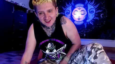 Snapshot of ftmblueyes chatting on January 8, 11:41 pm HEHIM online show from January 8, 11:41 pm