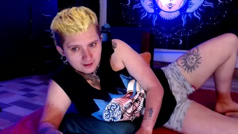 Snapshot of ftmblueyes chatting on January 9, 10:52 pm HEHIM online show from January 9, 10:52 pm