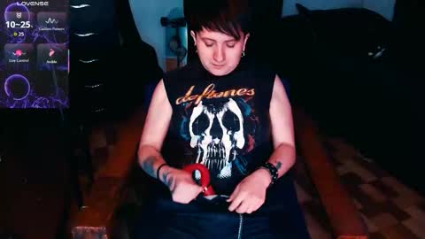 Snapshot of ftmblueyes chatting on October 22, 12:11 am HEHIM online show from October 22, 12:11 am