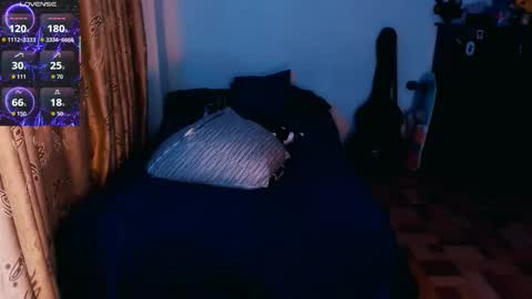 Snapshot of ftmblueyes chatting on October 23, 5:29 am HEHIM online show from October 23, 5:29 am