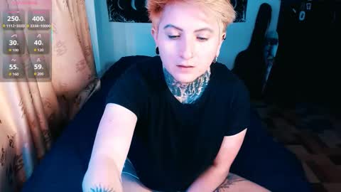 Snapshot of ftmblueyes chatting on November 4, 7:13 pm HEHIM online show from November 4, 7:13 pm