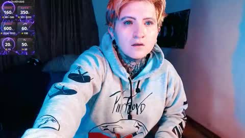 Snapshot of ftmblueyes chatting on November 18, 3:56 am HEHIM online show from November 18, 3:56 am