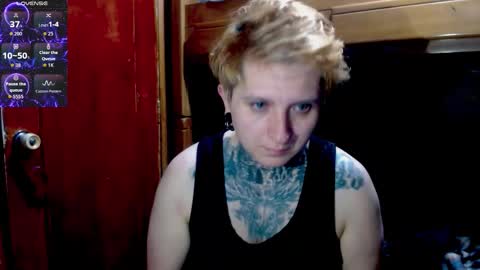 Snapshot of ftmblueyes chatting on December 2, 3:56 am HEHIM online show from December 2, 3:56 am