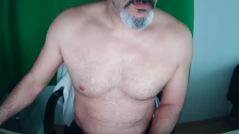 Snapshot of fuadmusa chatting on February 5, 9:57 am fuadmusa online show from February 5, 9:57 am