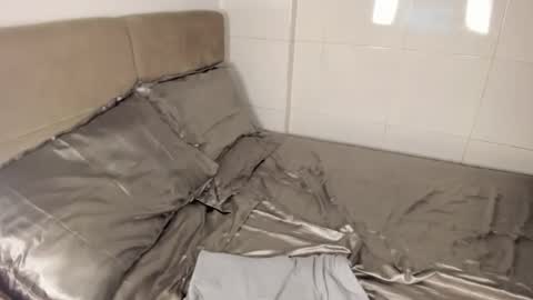 ella online show from February 20, 7:25 pm