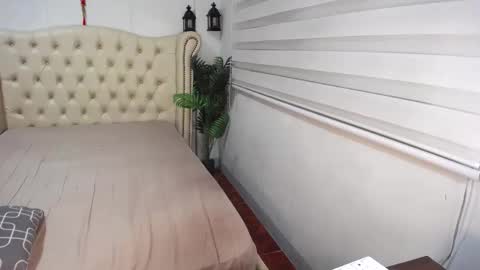 khalifa online show from December 14, 10:28 pm