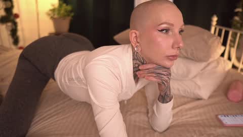 Eva         all my links   online show from January 25, 11:13 am