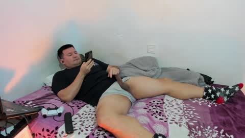 Snapshot of fuckynations chatting on December 29, 12:20 am Fuckdirtymen online show from December 29, 12:20 am