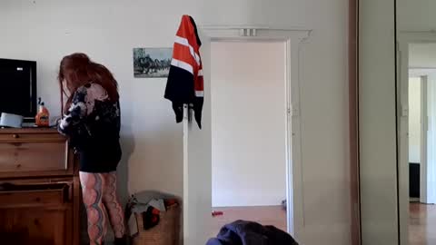 Pizzaz online show from December 7, 6:21 am