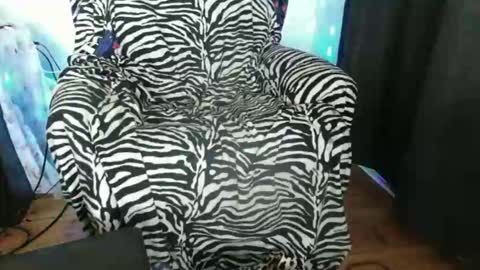 Pizzaz online show from January 10, 8:21 pm