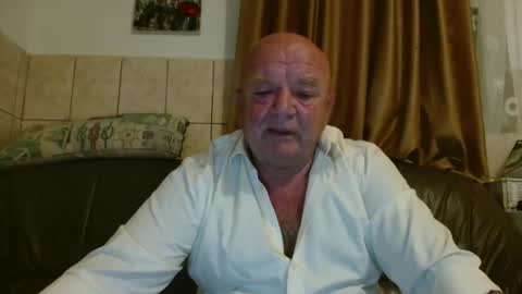 Snapshot of fullballs6 chatting on September 24, 12:47 am fullballs6 online show from September 24, 12:47 am