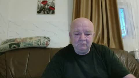 fullballs6 online show from February 24, 4:32 am