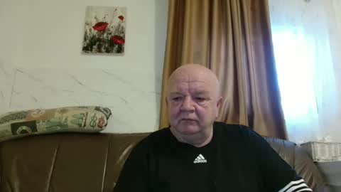 fullballs6 online show from February 25, 5:17 am