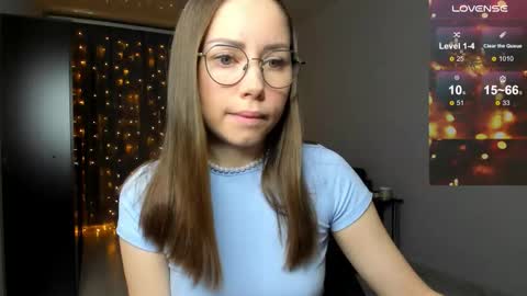 Snapshot of fun__nd__bun chatting on November 10, 1:37 am fun__nd__bun online show from November 10, 1:37 am