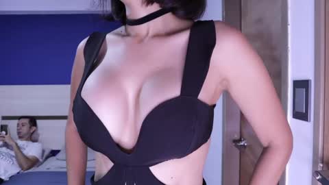 Snapshot of funcouple1985 chatting on September 24, 7:50 pm Sammygirl tommy guy friends with benefits online show from September 24, 7:50 pm