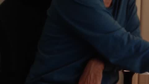 Snapshot of funnyme1234 chatting on December 1, 4:39 am jerry online show from December 1, 4:39 am