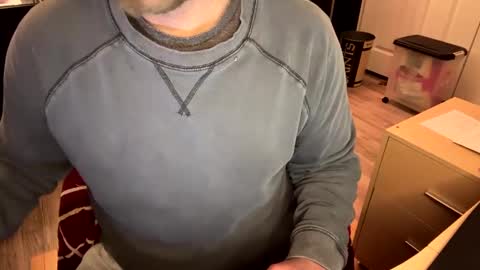 Snapshot of furryhugs69 chatting on December 10, 1:22 pm Erich online show from December 10, 1:22 pm