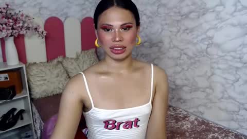 fuschiafucker online show from February 19, 5:16 am