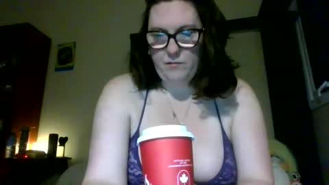 fuzzypeaches87 online show from February 22, 2:45 am