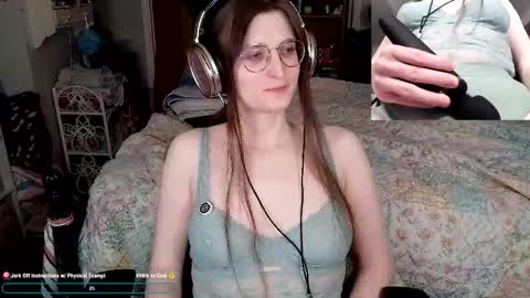 Snapshot of fzuybnuy chatting on December 2, 3:51 pm B online show from December 2, 3:51 pm