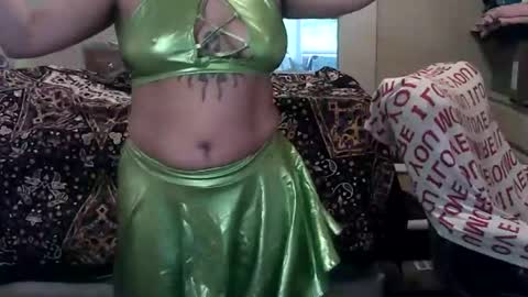 noturfae online show from April 20, 7:26 pm