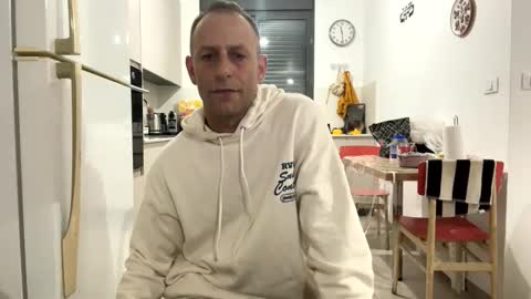 g103031910303 online show from March 4, 9:21 pm