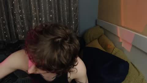 Snapshot of g1vememoney chatting on December 15, 3:22 am Ian online show from December 15, 3:22 am