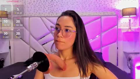 gabbieskinny online show from March 22, 6:00 pm