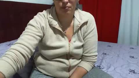 Snapshot of gabibrasil chatting on October 16, 6:31 pm gaby layla online show from October 16, 6:31 pm