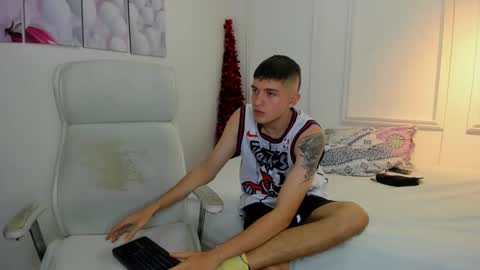 Snapshot of gabie_cortes chatting on December 24, 2:43 am Gaby online show from December 24, 2:43 am