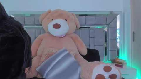 Gabriela Montes online show from December 8, 5:50 am